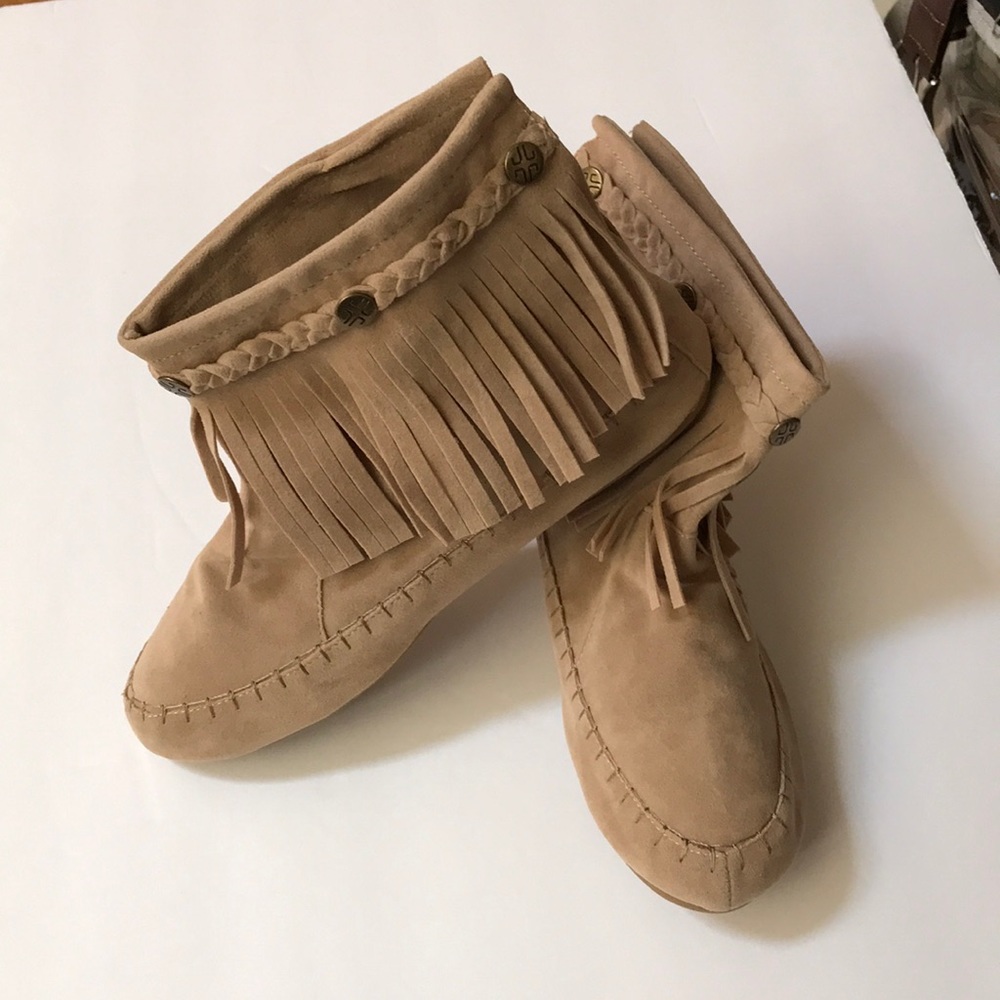 Lucita  Fringe Moccasin Ankle Boot NWT SIZE 7.5